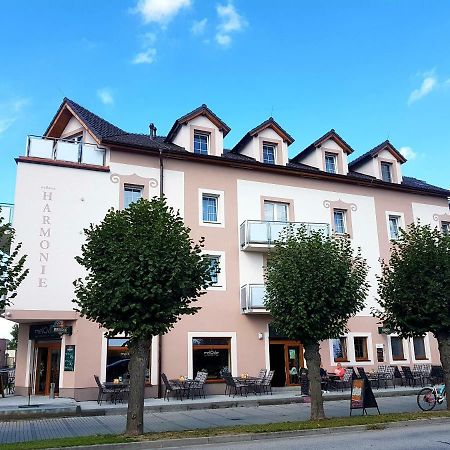 Wellness Hotel Harmonie Trebon Luaran gambar